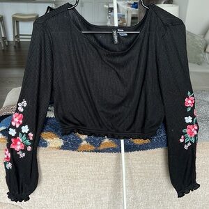 H&M ribbed cropped top with floral print on sleeves